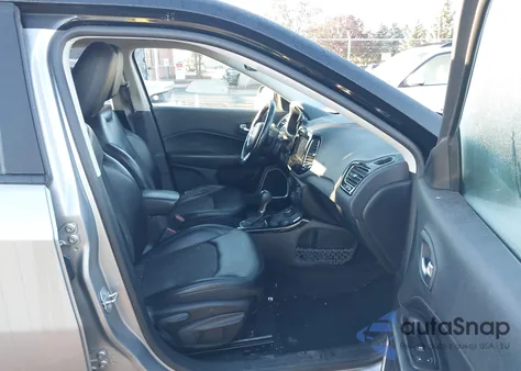 2018 Jeep Compass Altitude 4X4 z USA, uszkodzony, nr VIN 3C4NJDBB4JT304106